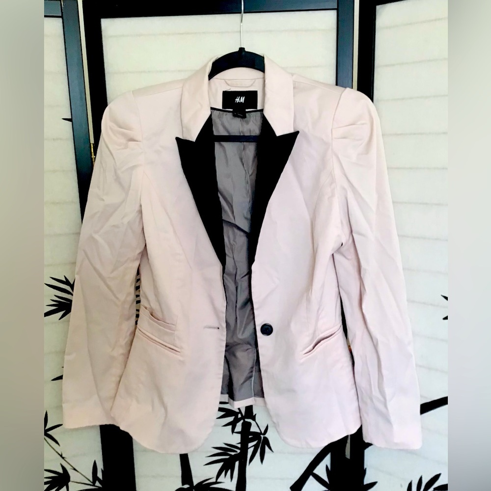 H&M pink and black tuxedo blazer